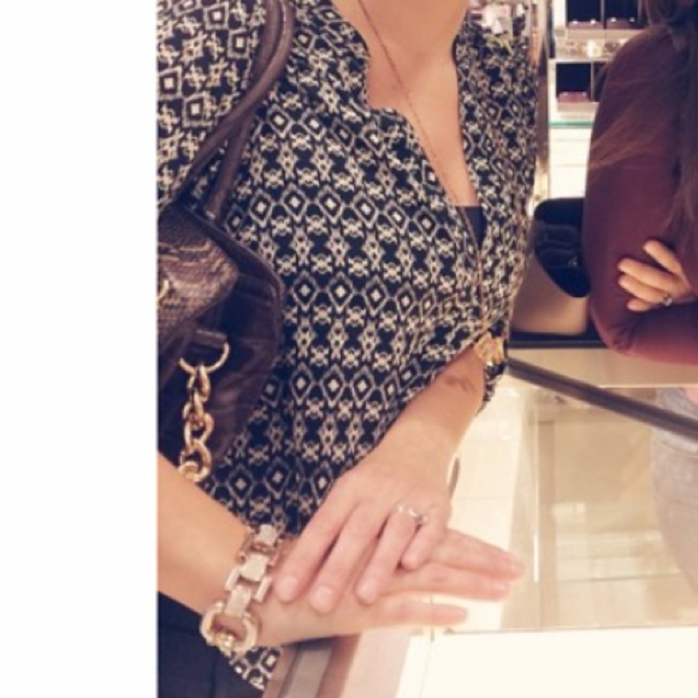 Black and off white print blouse- quarter sleeves